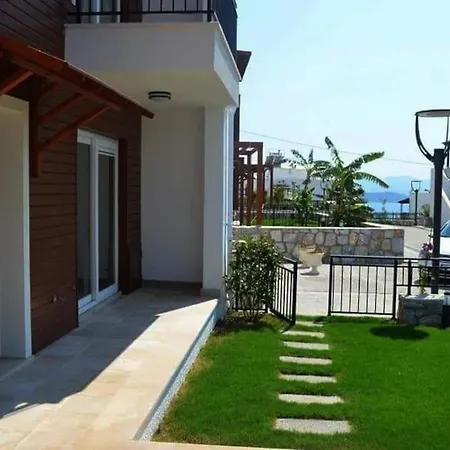 3+1 Duplex With Security, Beach And Nice Seaview